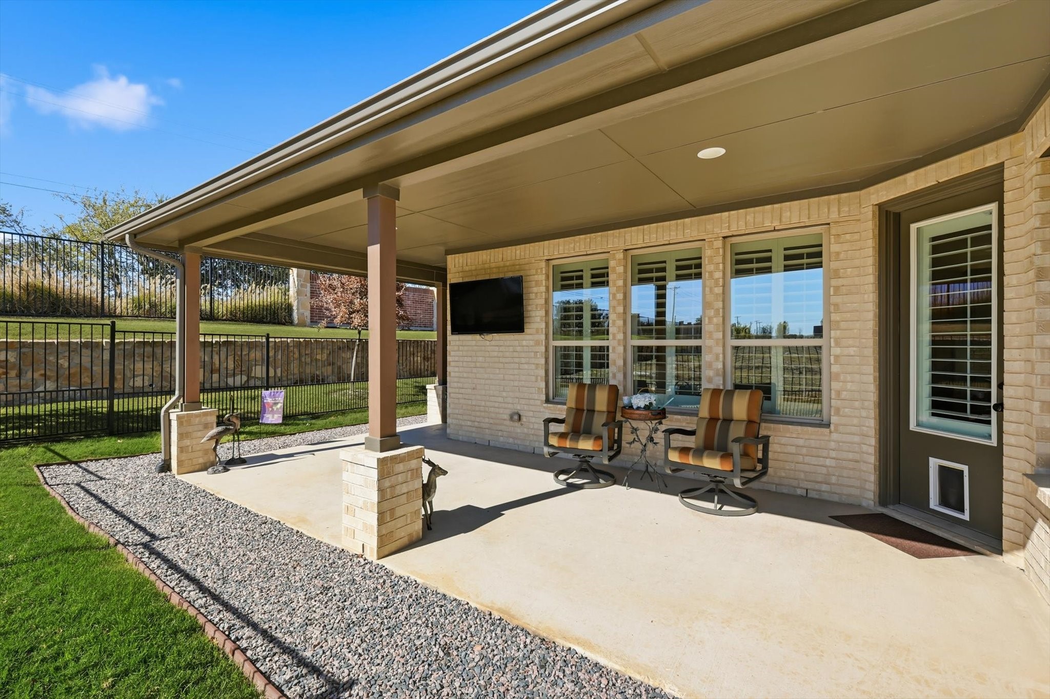 912 Hacienda Drive