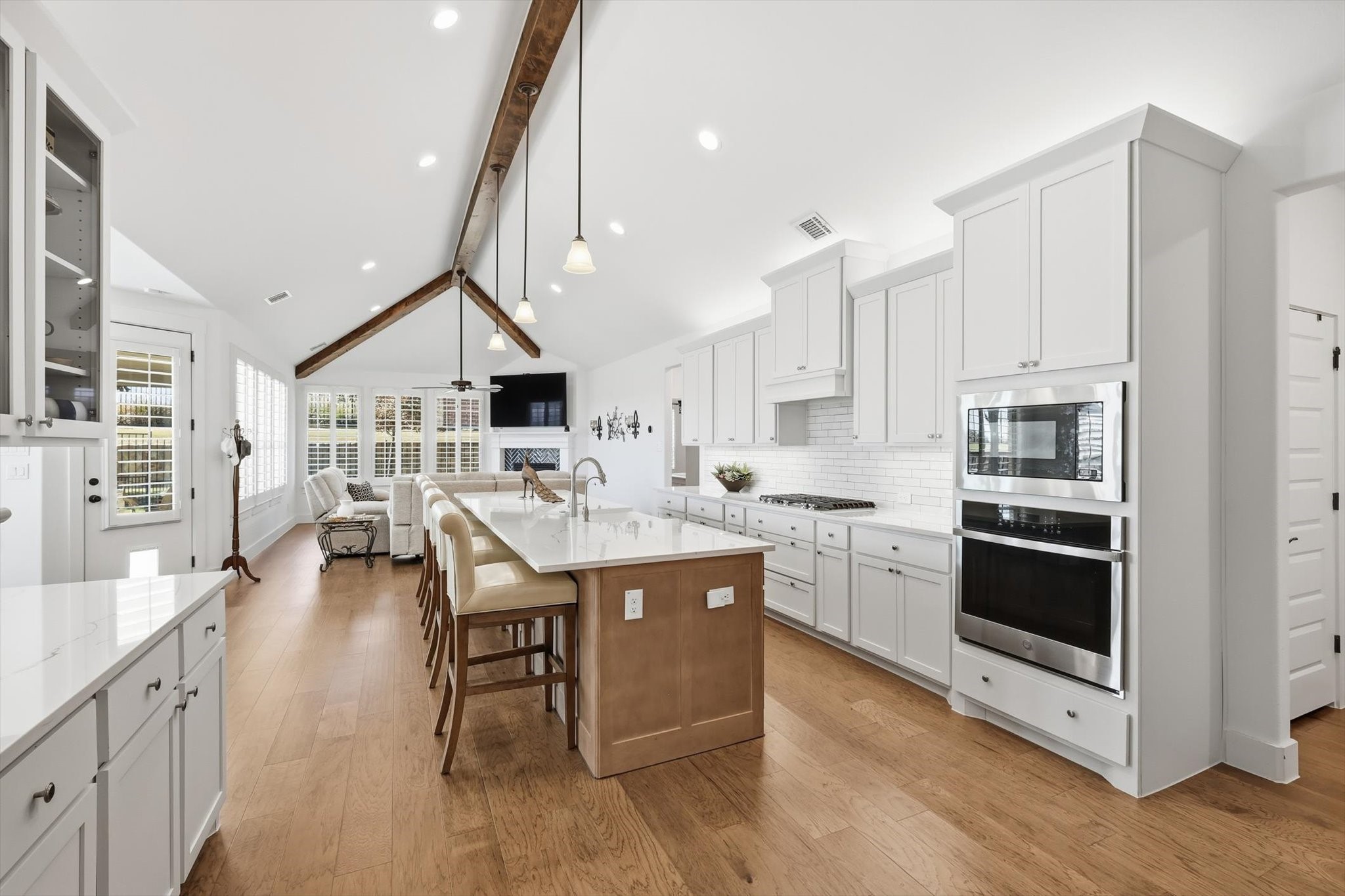 912 Hacienda Drive