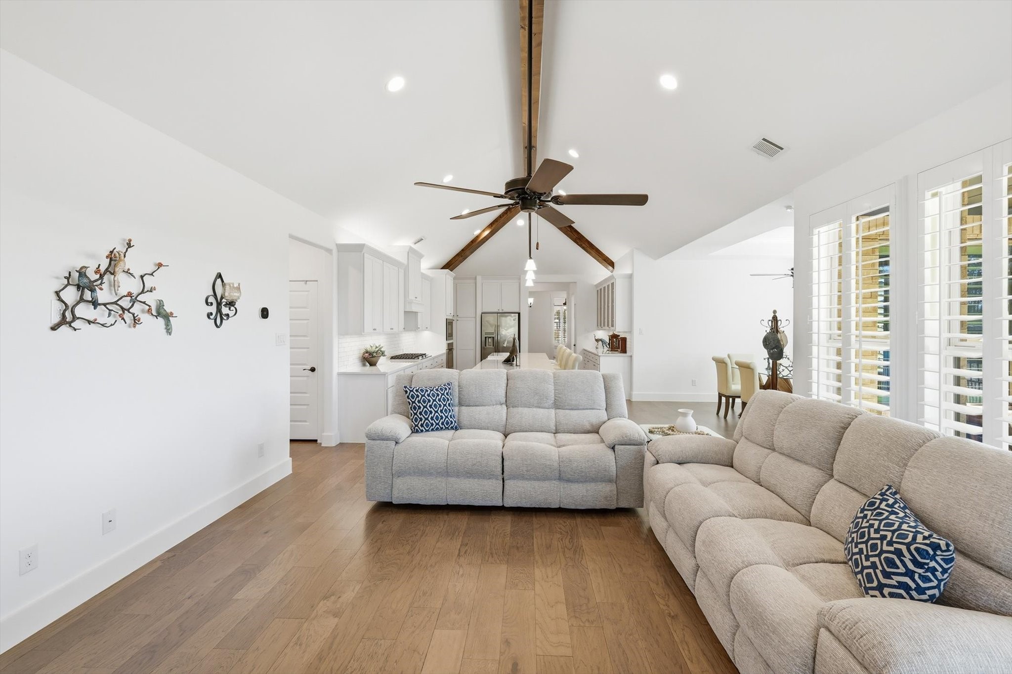 912 Hacienda Drive