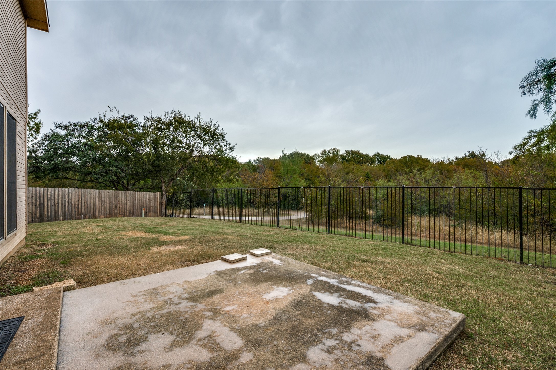 5037 Glenscape Trail