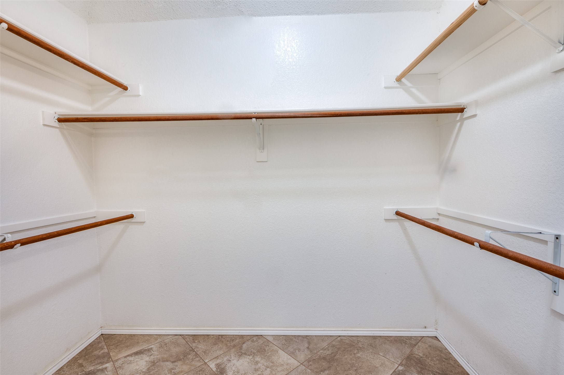 5037 Glenscape Trail