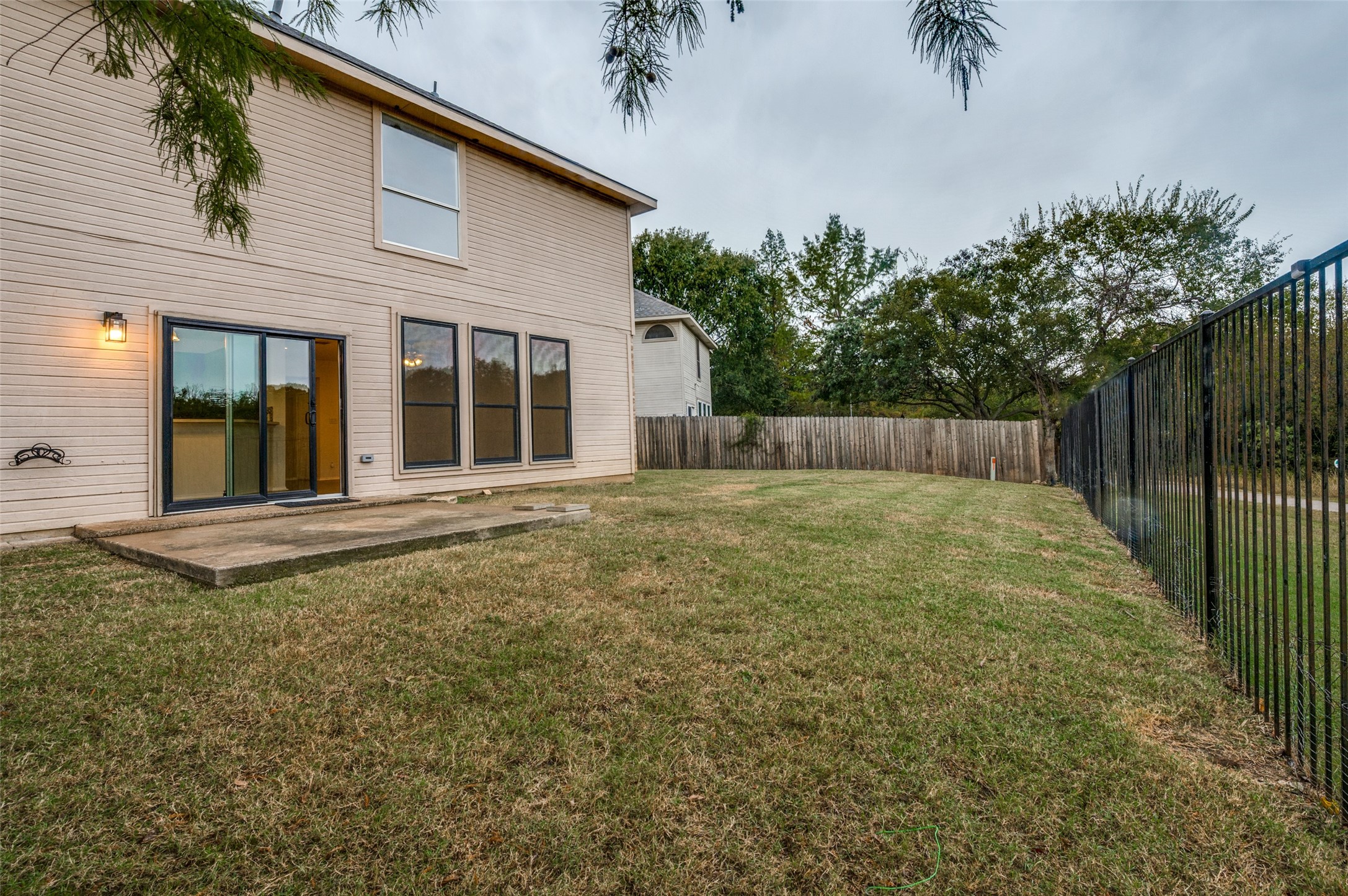 5037 Glenscape Trail