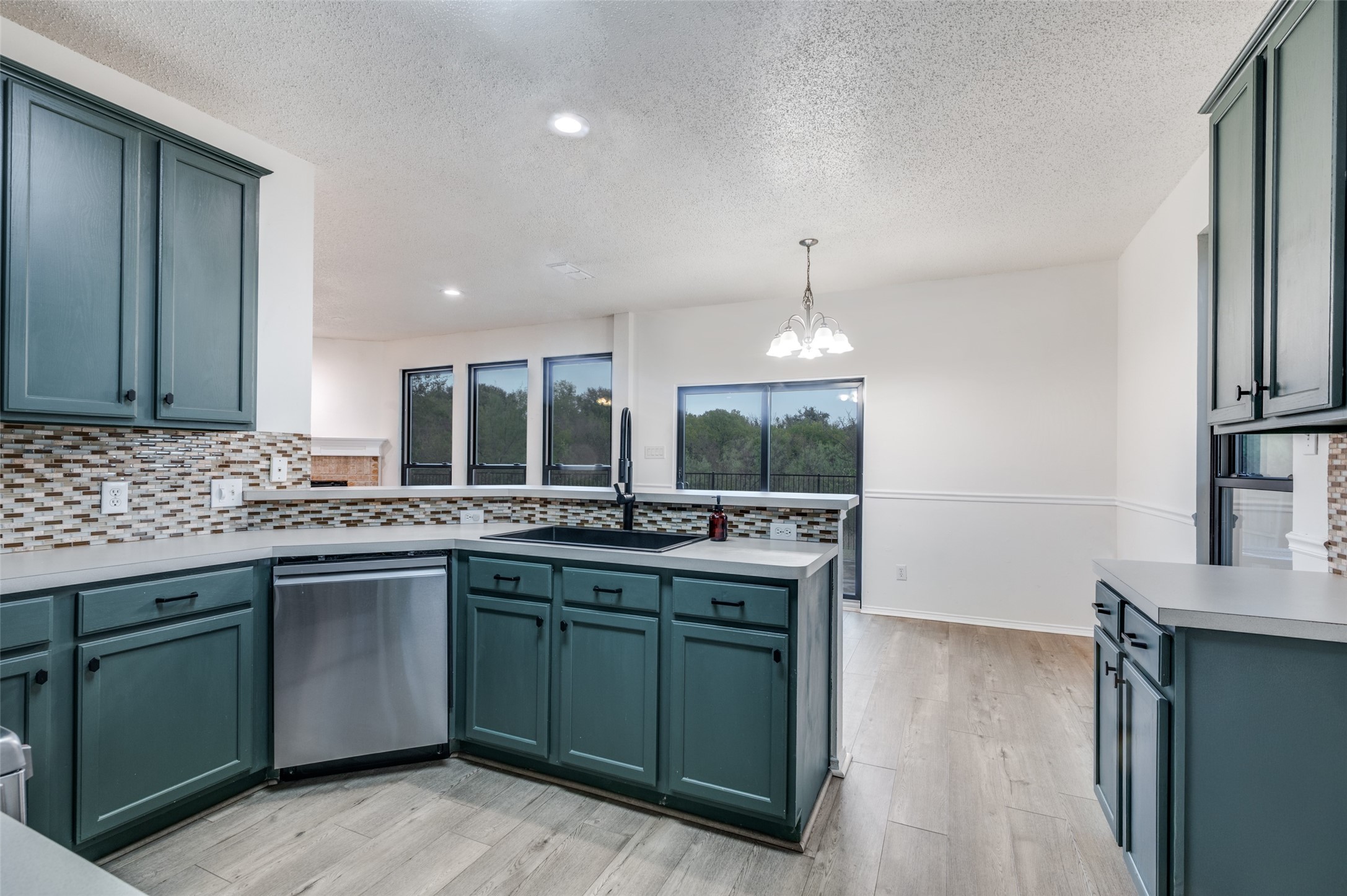 5037 Glenscape Trail