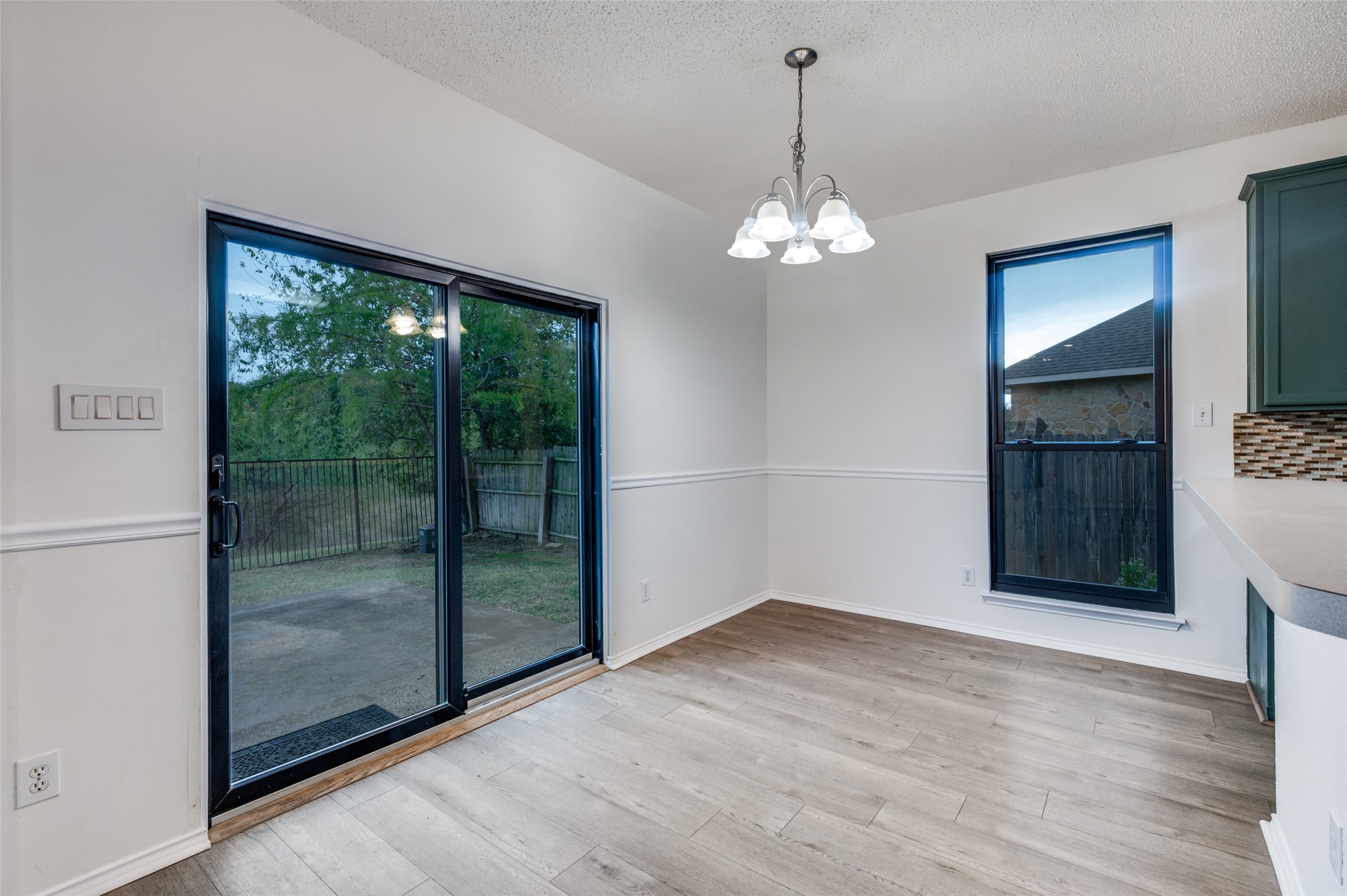 5037 Glenscape Trail