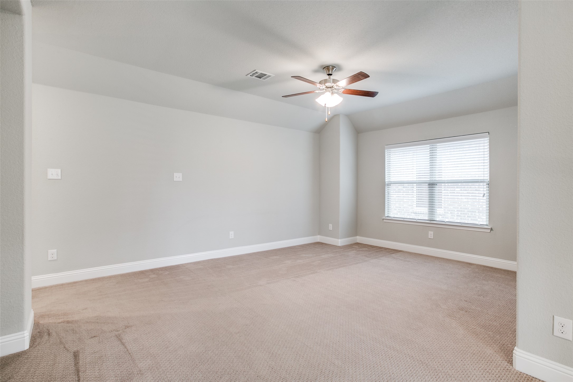 1516 Tanglewood Trail