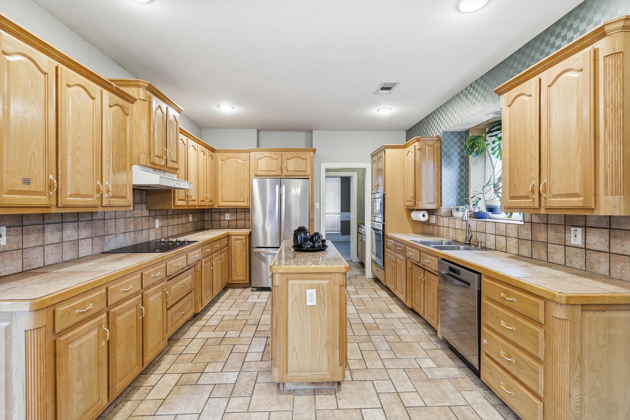 3324 Lexington Avenue