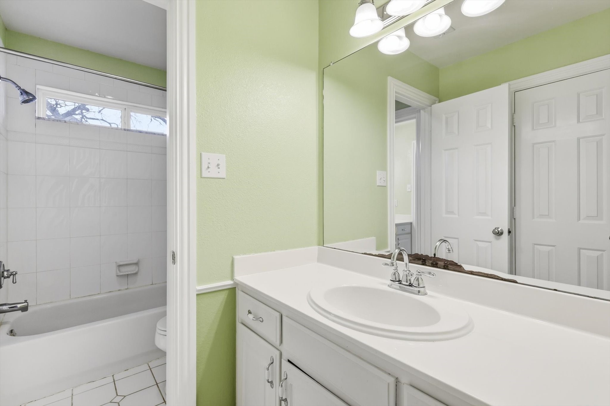 3324 Lexington Avenue