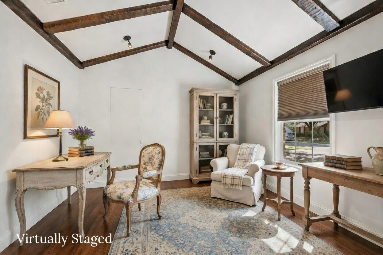 1322 Apache Drive