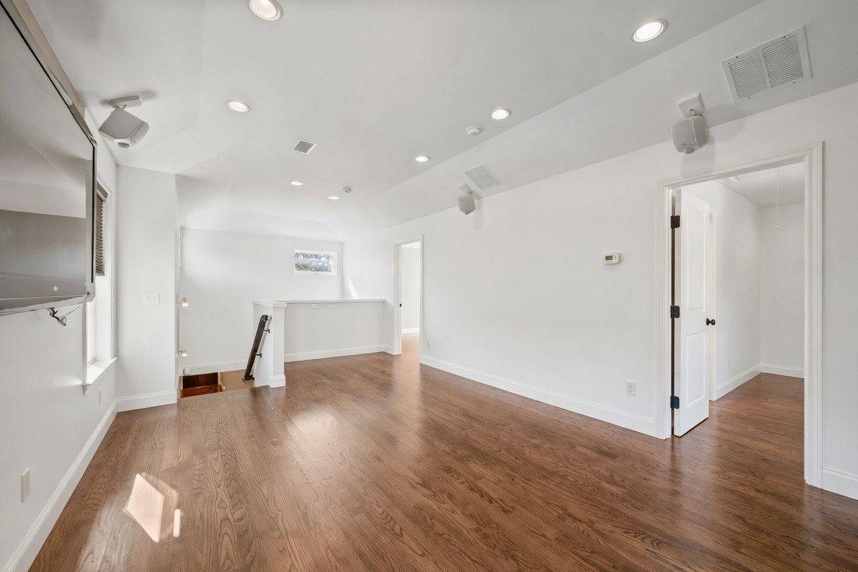 1322 Apache Drive