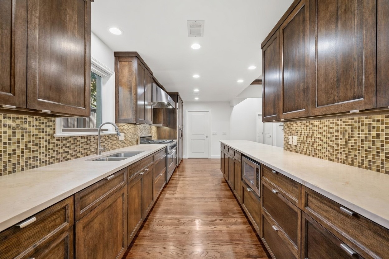 1322 Apache Drive