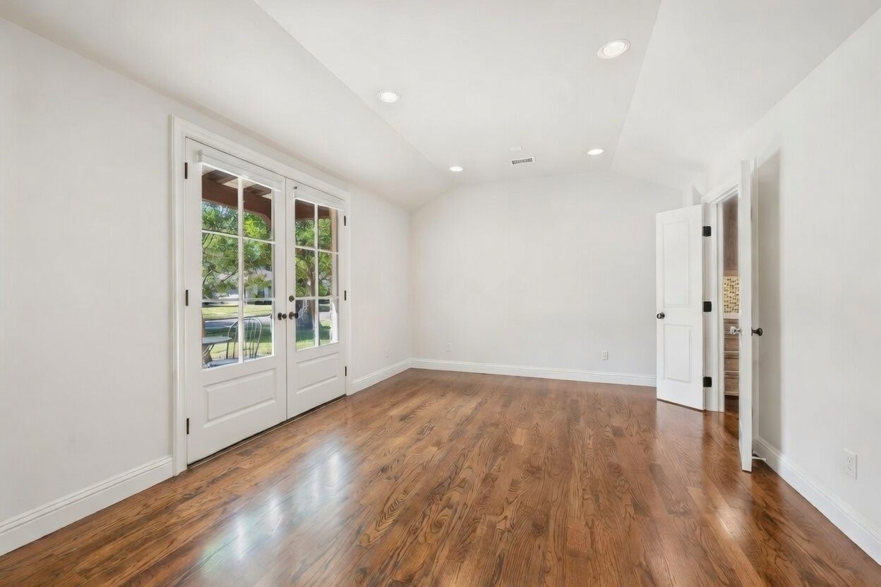 1322 Apache Drive