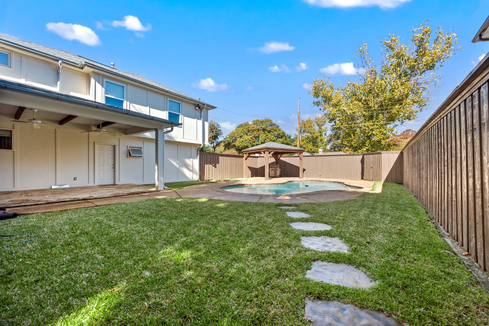 1322 Apache Drive
