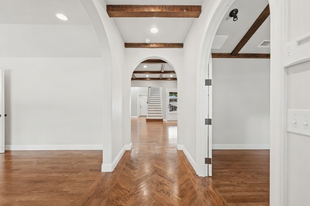 1322 Apache Drive
