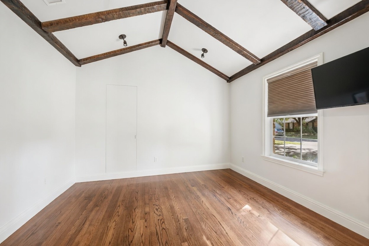 1322 Apache Drive