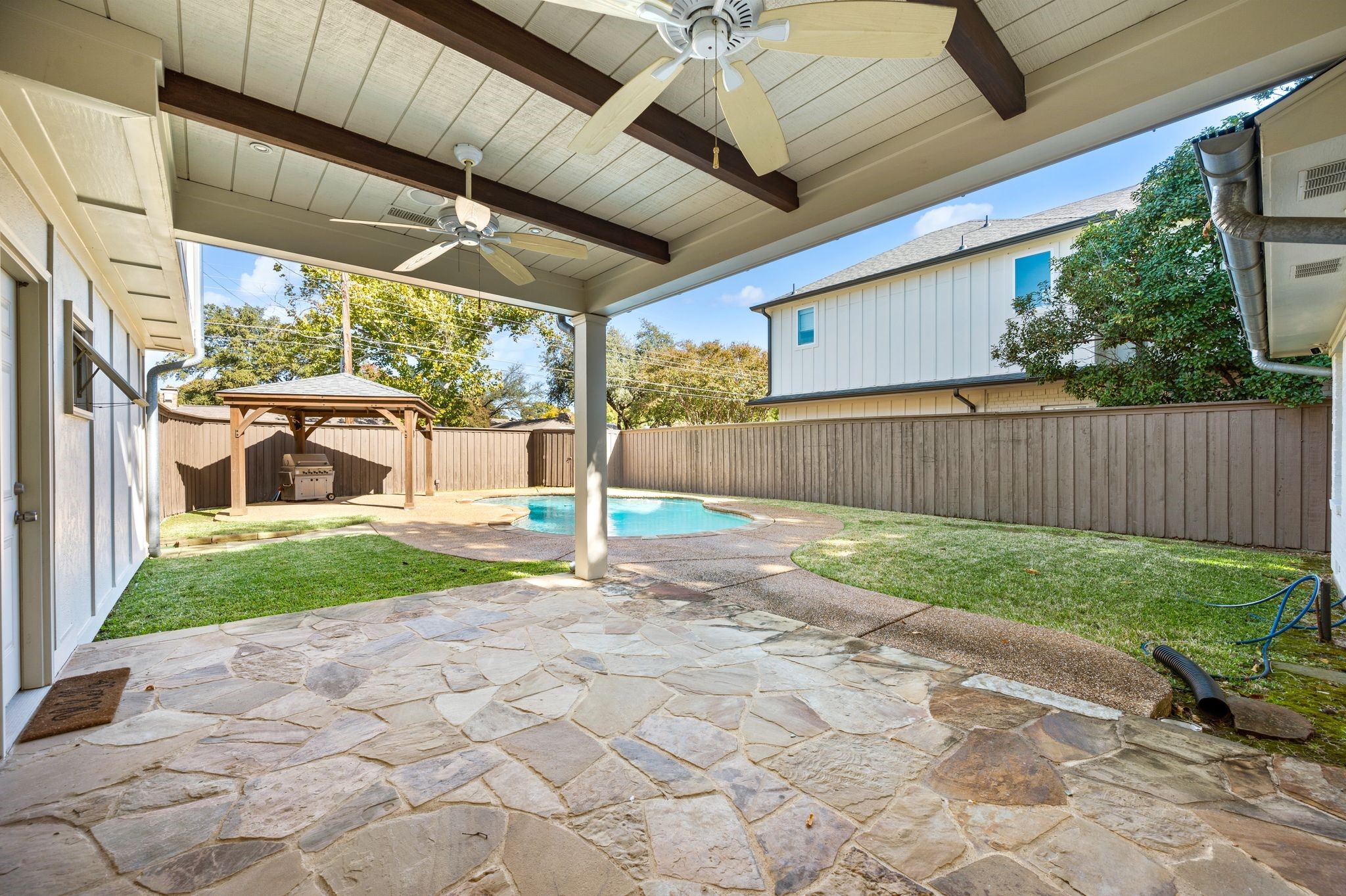 1322 Apache Drive