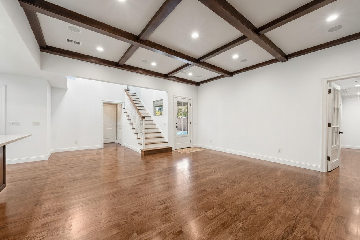 1322 Apache Drive