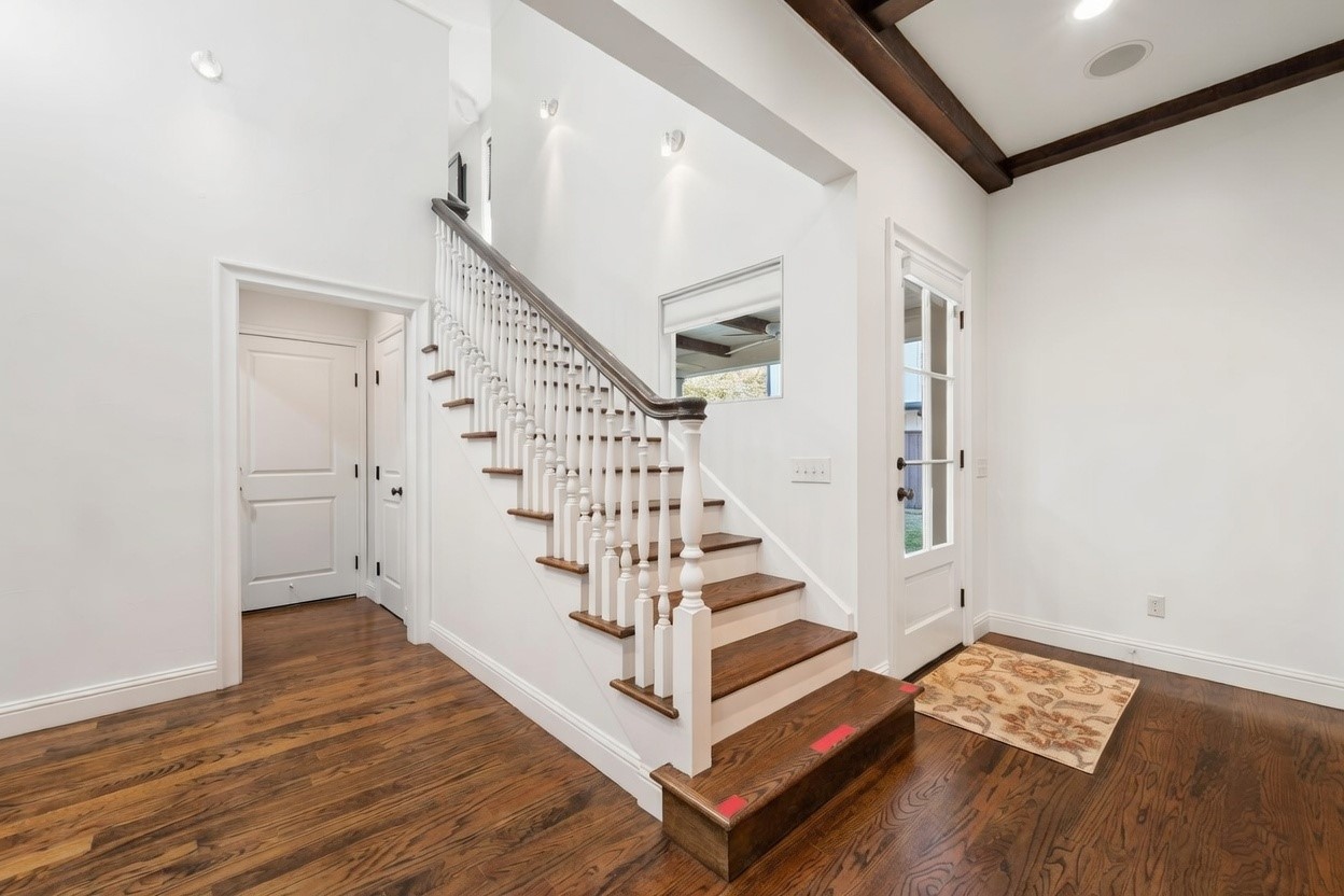 1322 Apache Drive