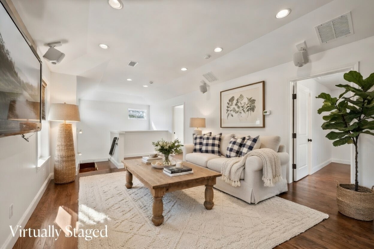 1322 Apache Drive