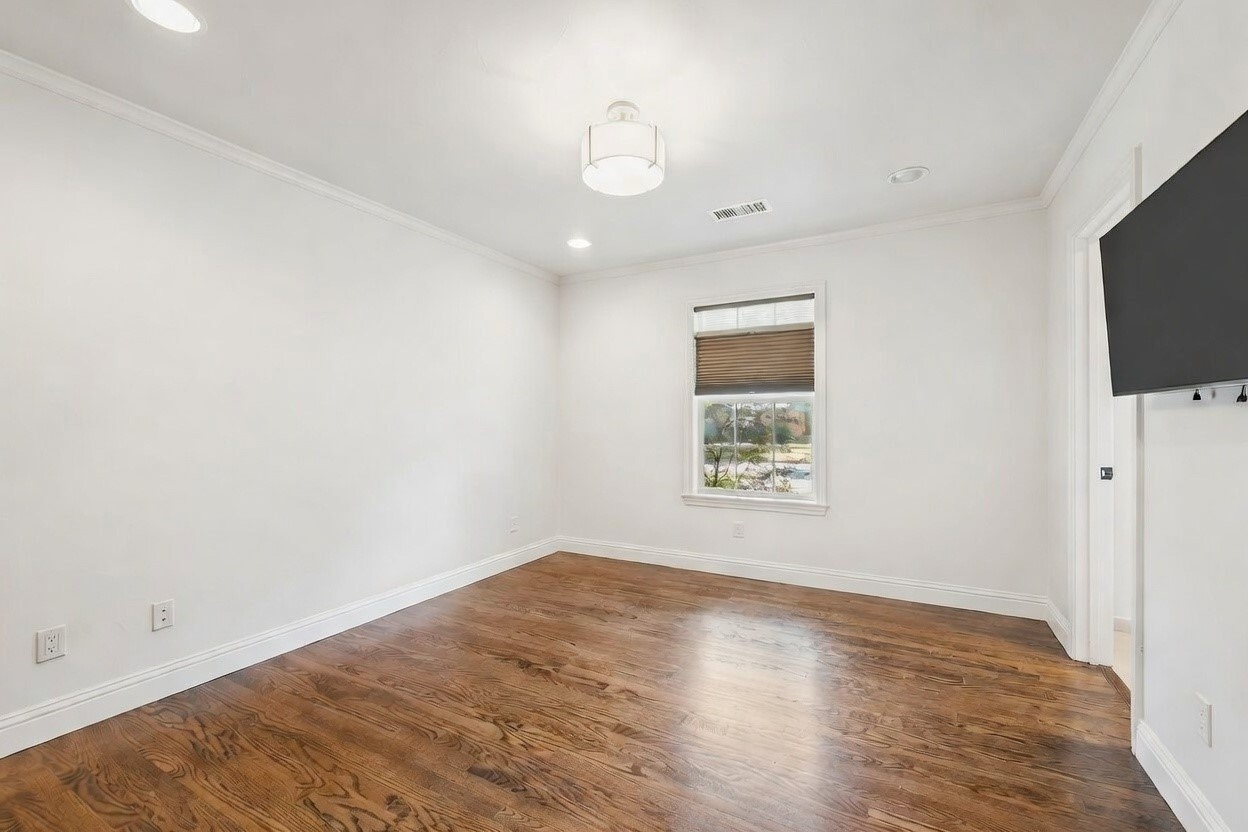 1322 Apache Drive