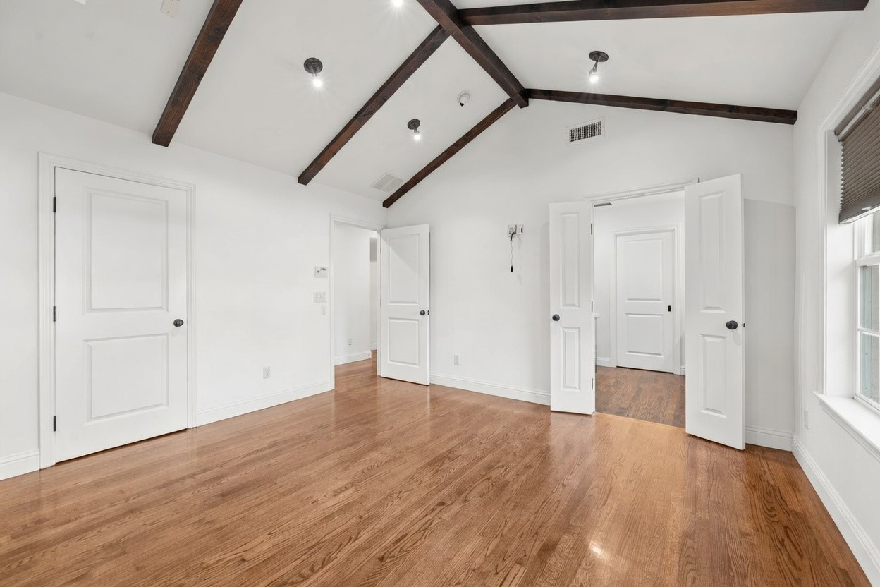 1322 Apache Drive