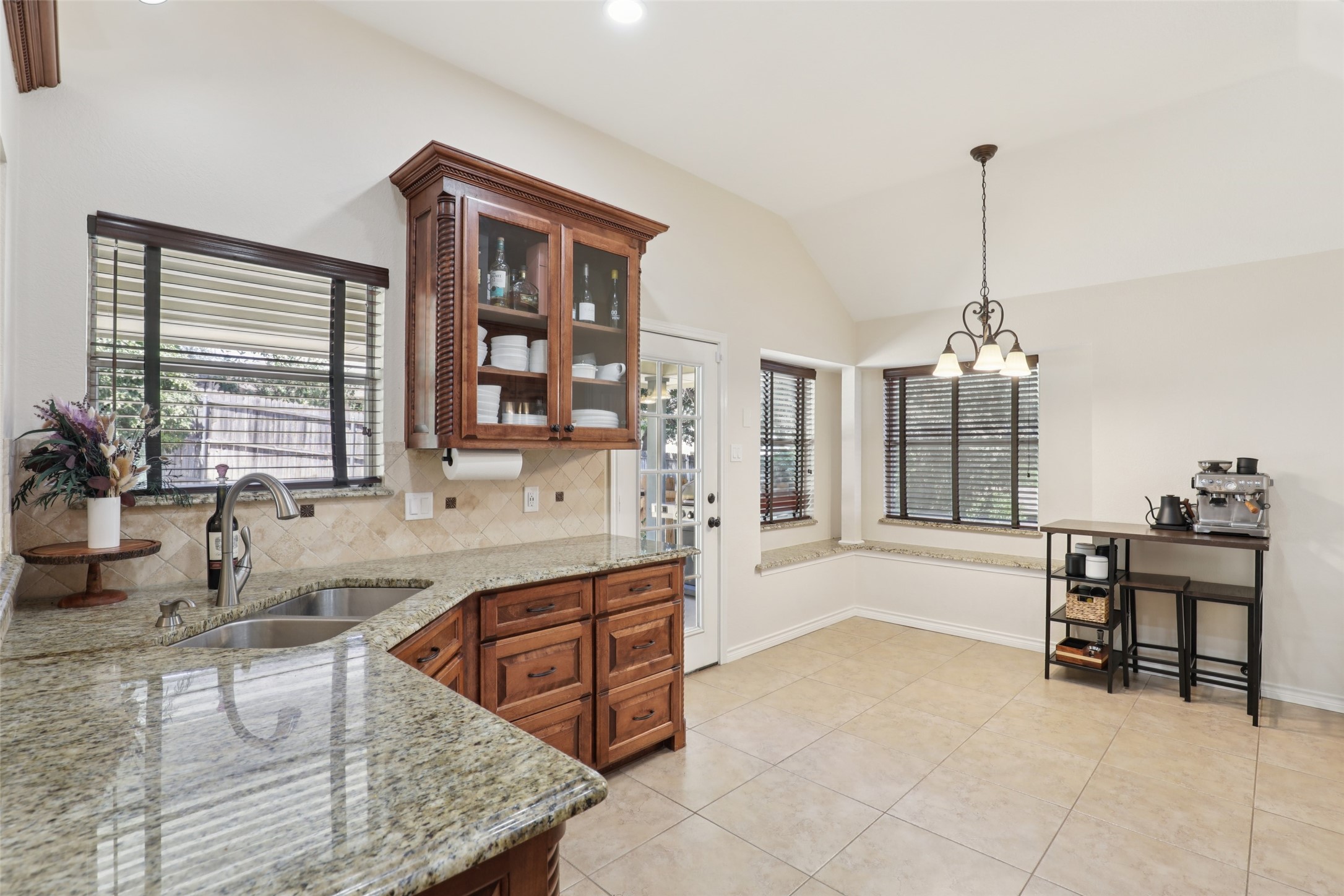 7512 Woodside Hill Court