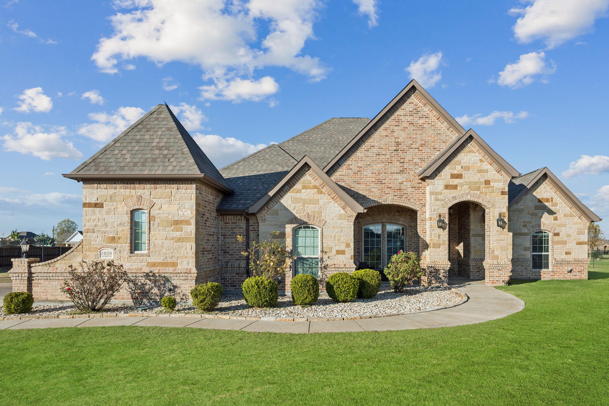 1020 Jesse James Lane