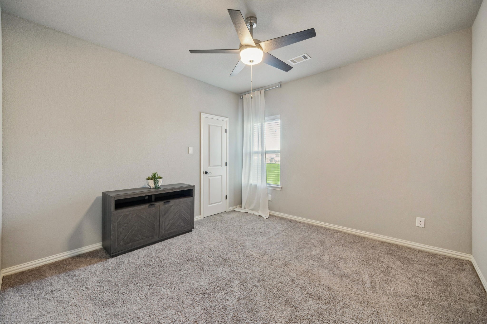 1020 Jesse James Lane