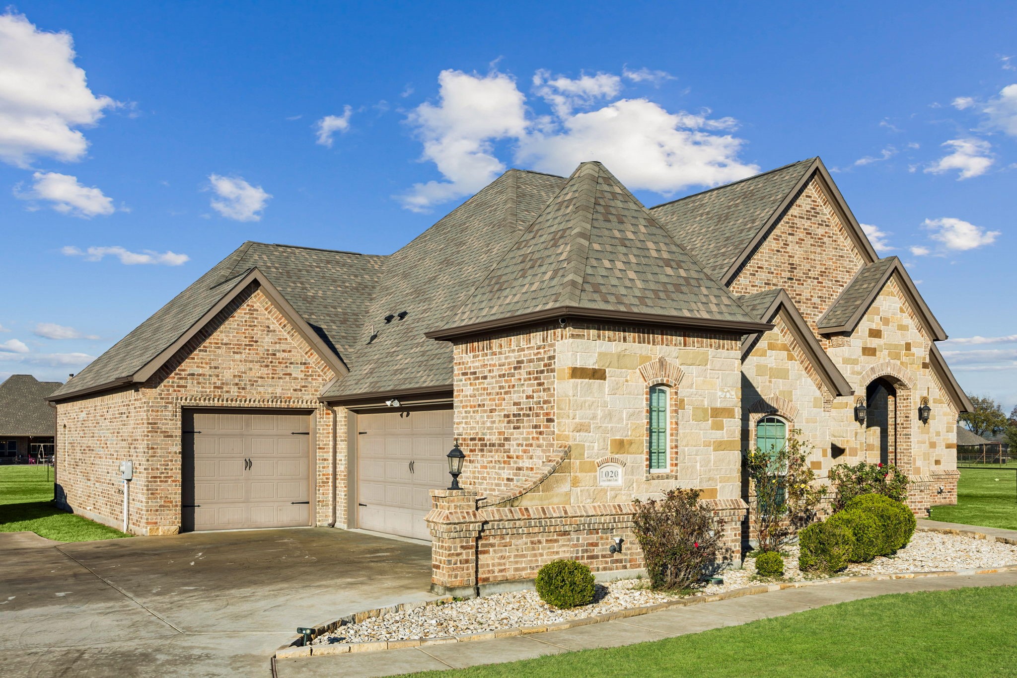 1020 Jesse James Lane