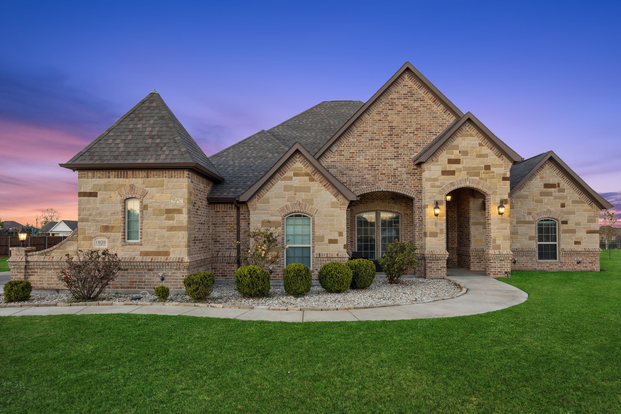 1020 Jesse James Lane