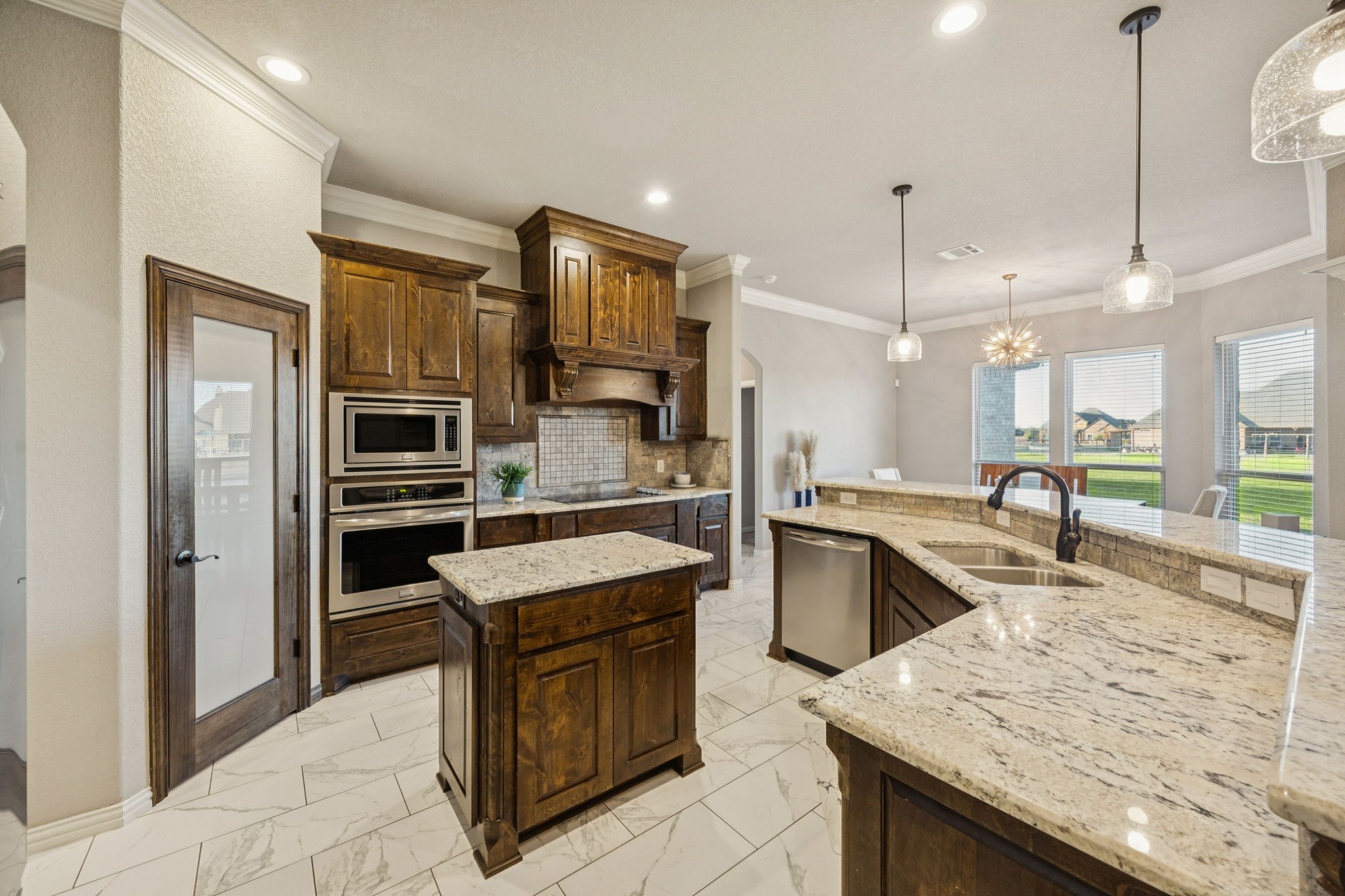 1020 Jesse James Lane