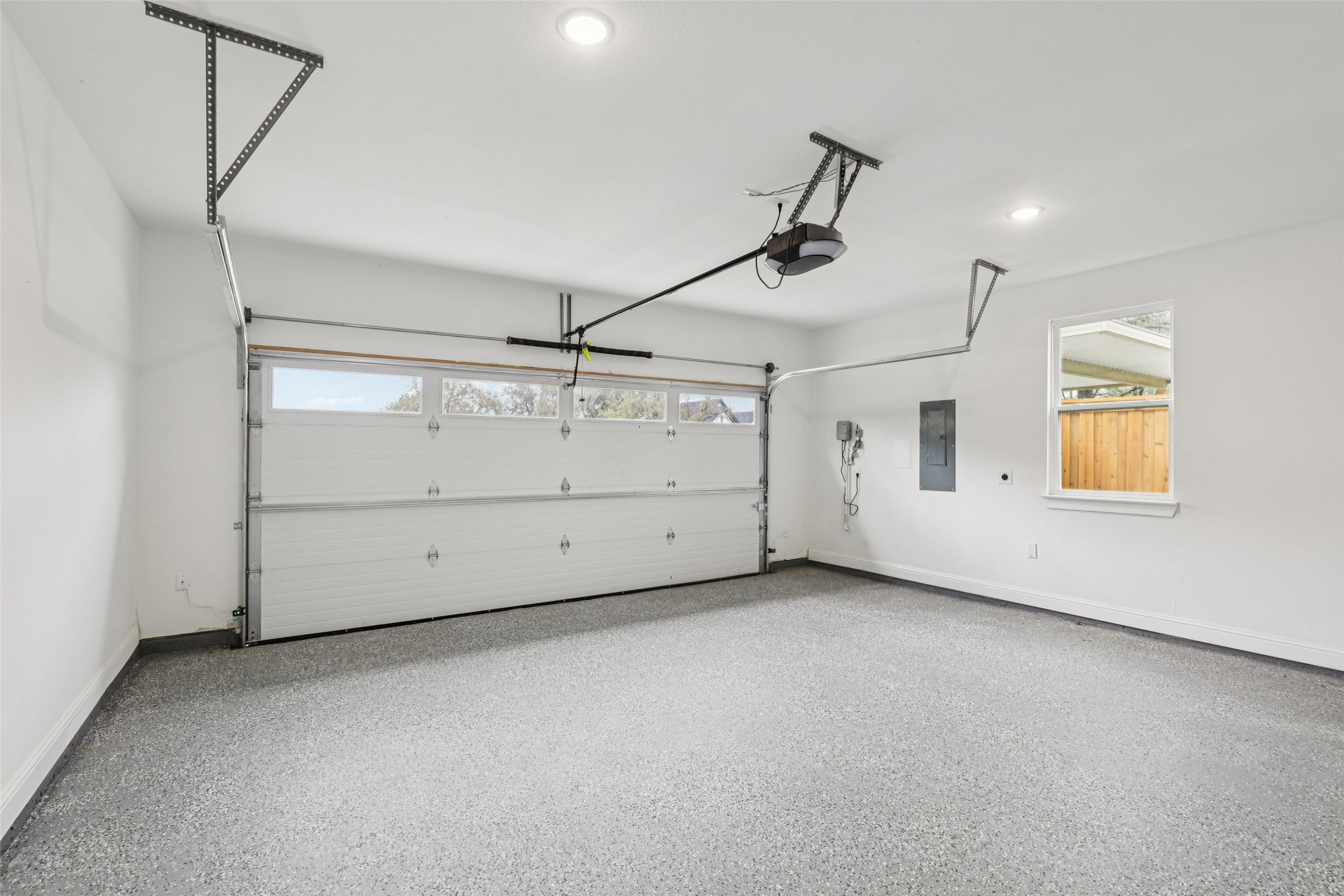 1713 Highland Drive W