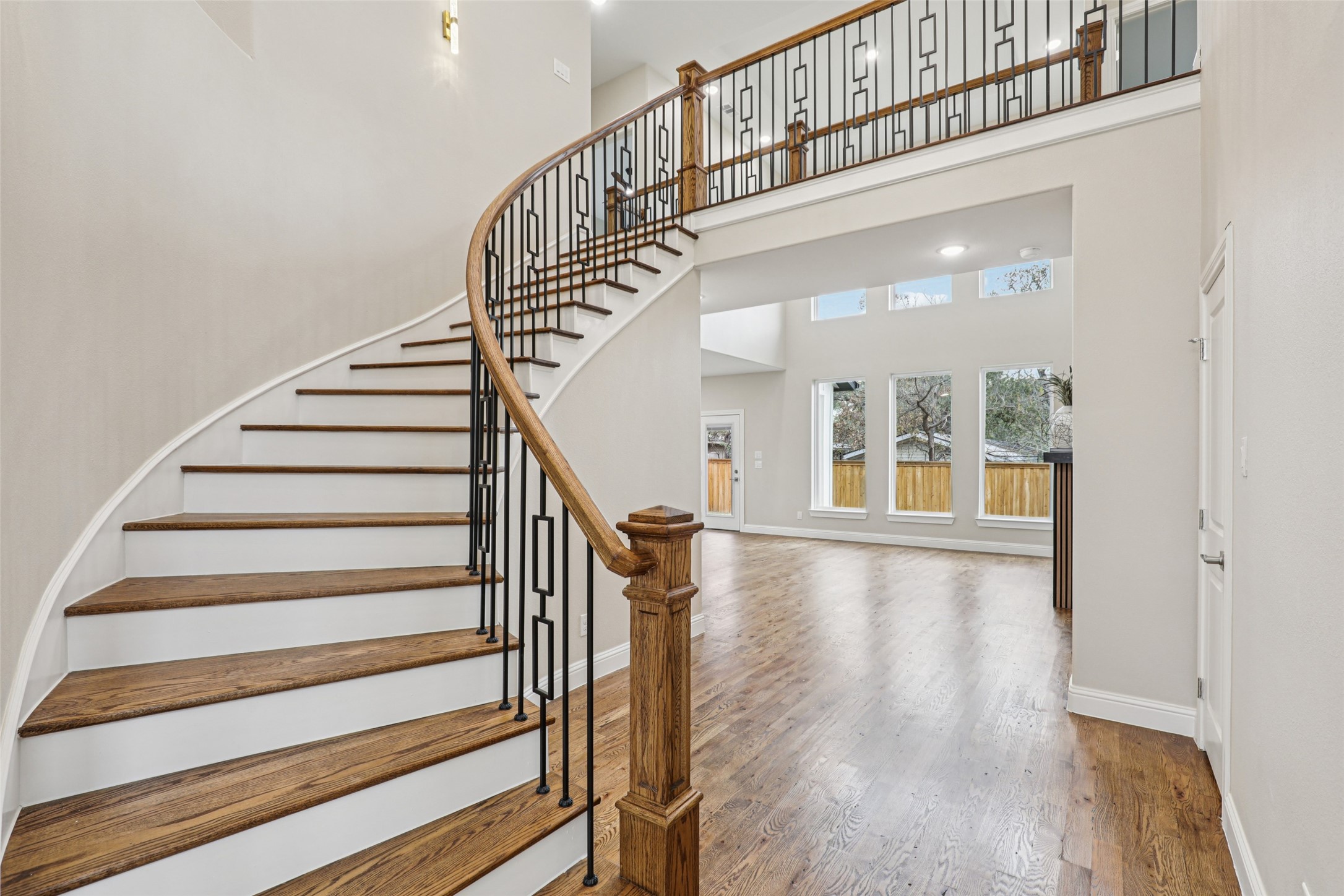 1713 Highland Drive W