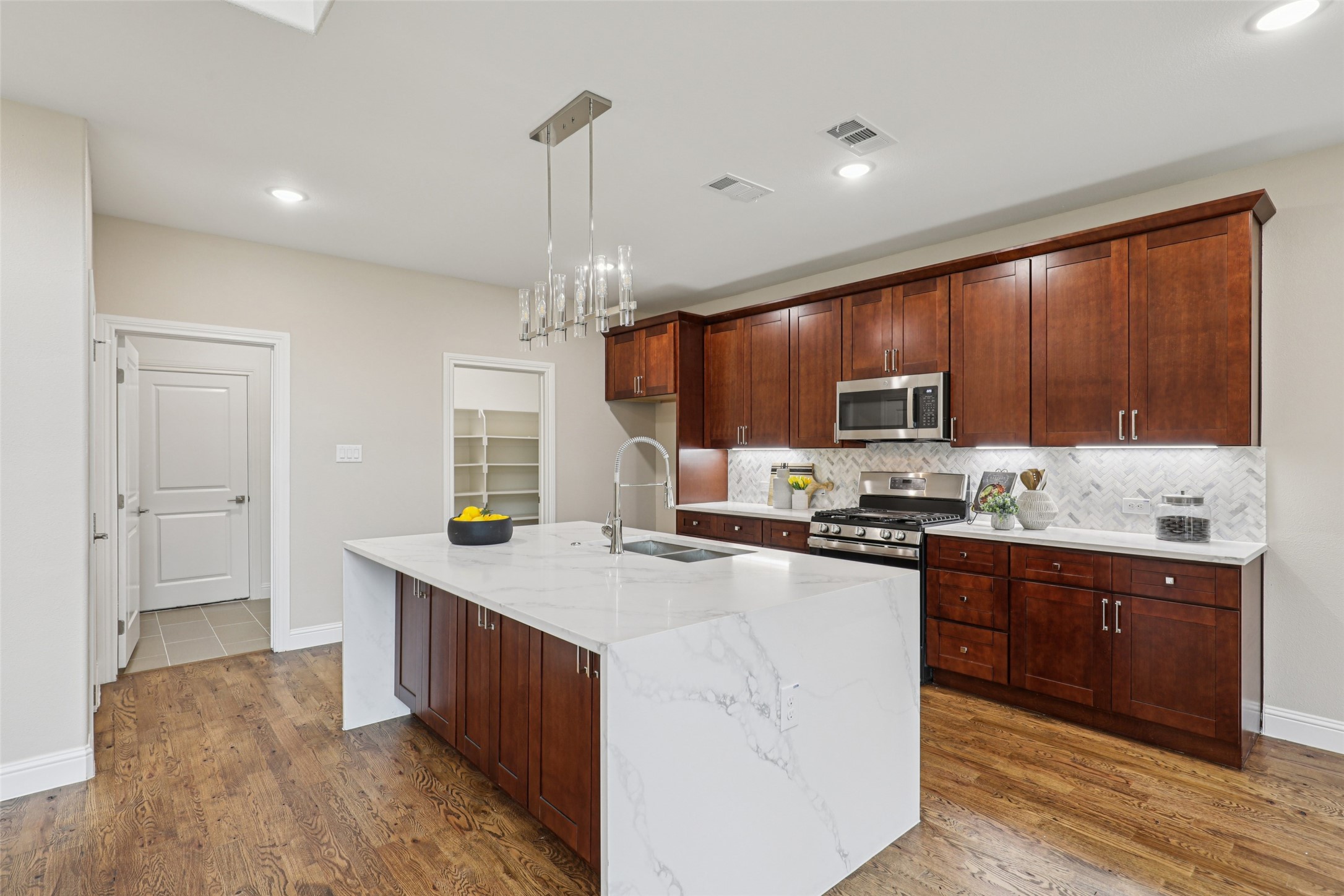 1713 Highland Drive W