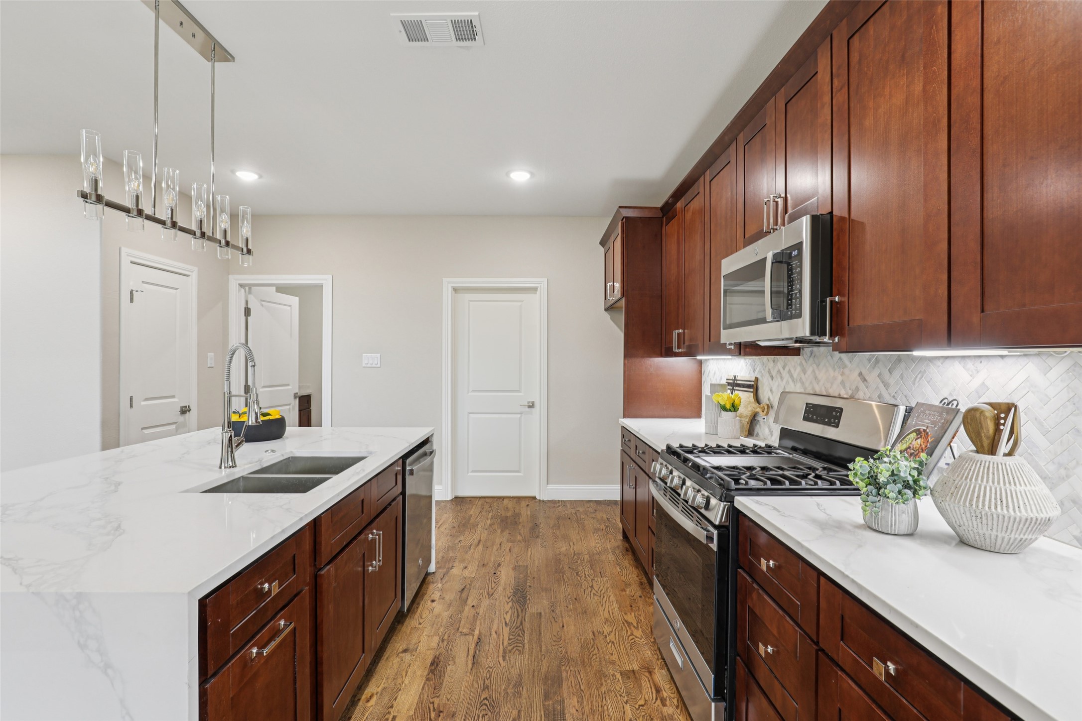 1713 Highland Drive W