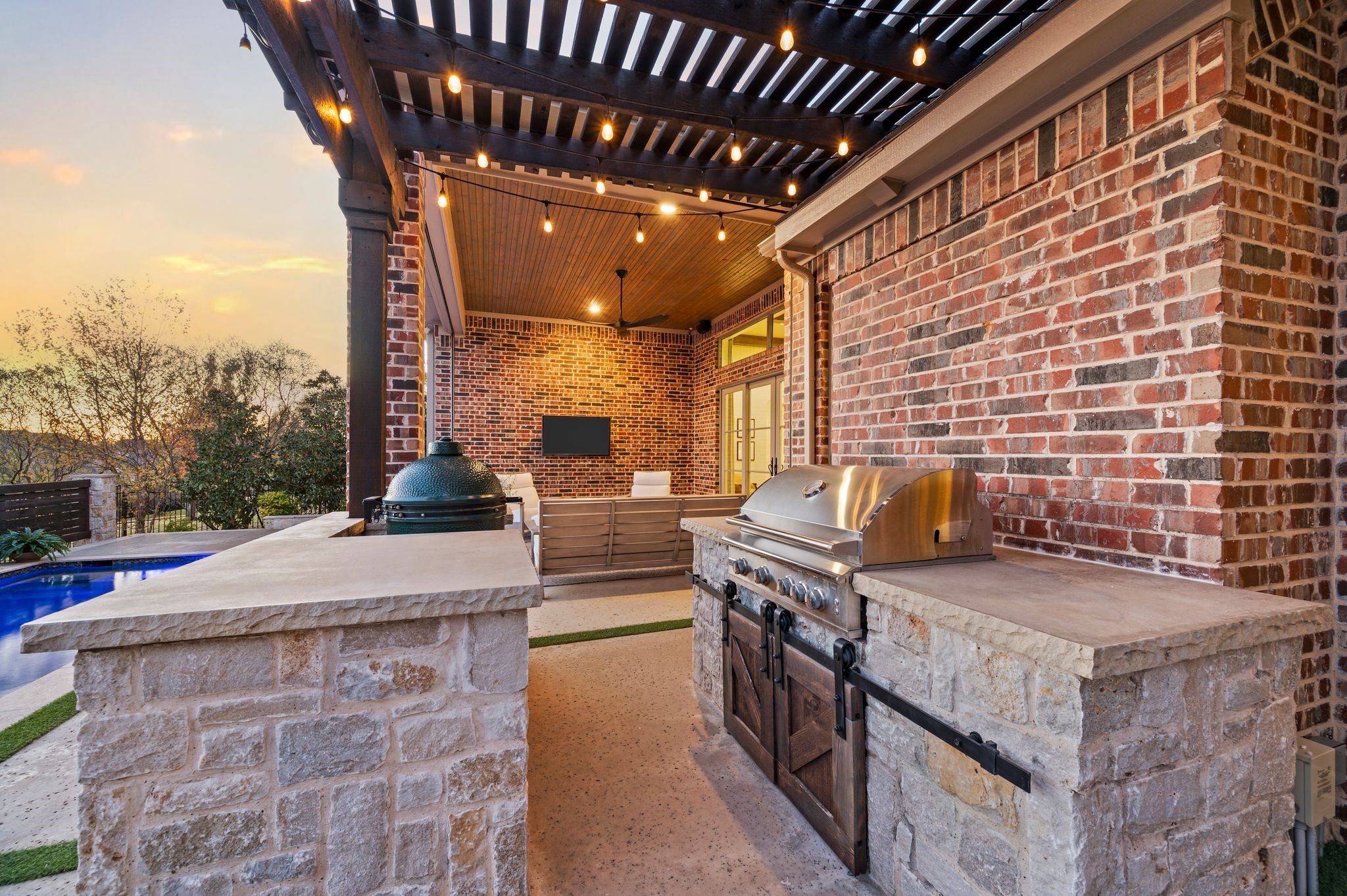 909 Winding Ridge Trail