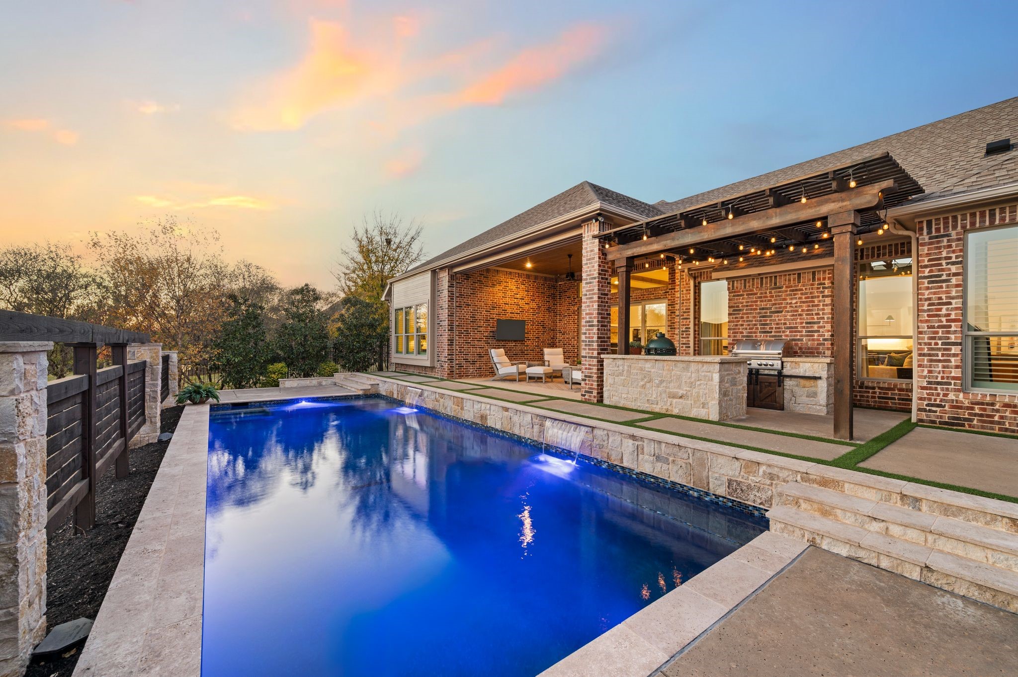 909 Winding Ridge Trail