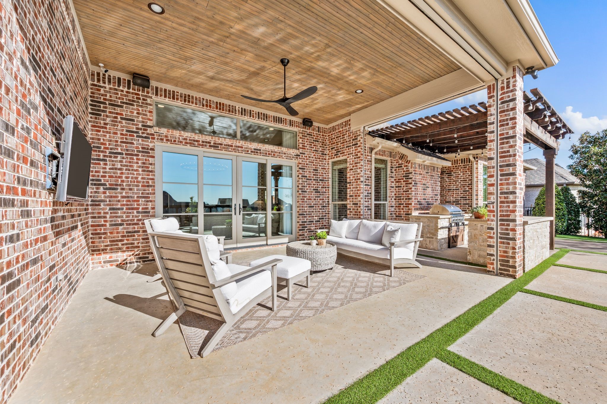 909 Winding Ridge Trail