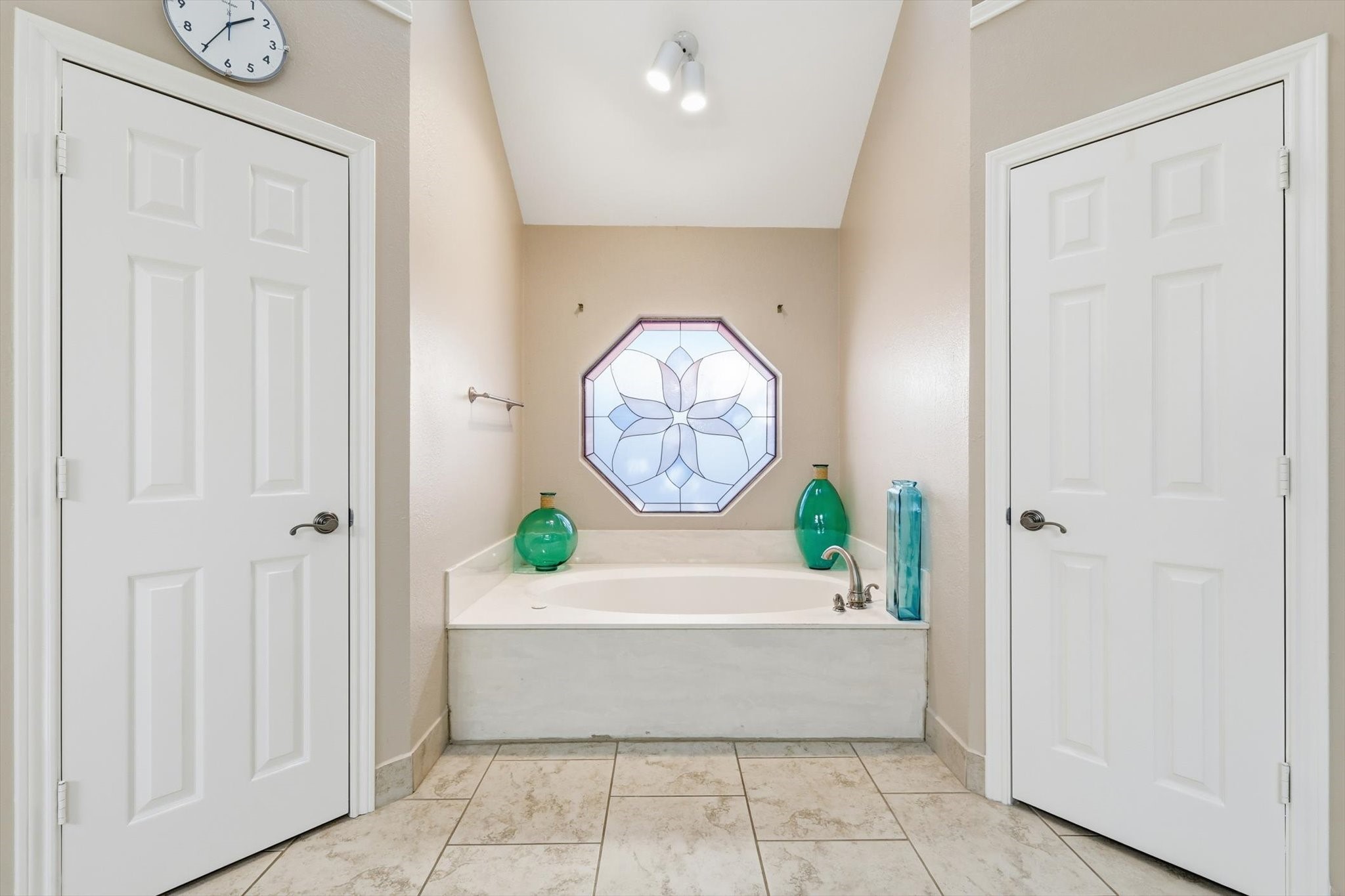 5300 Huntington Court