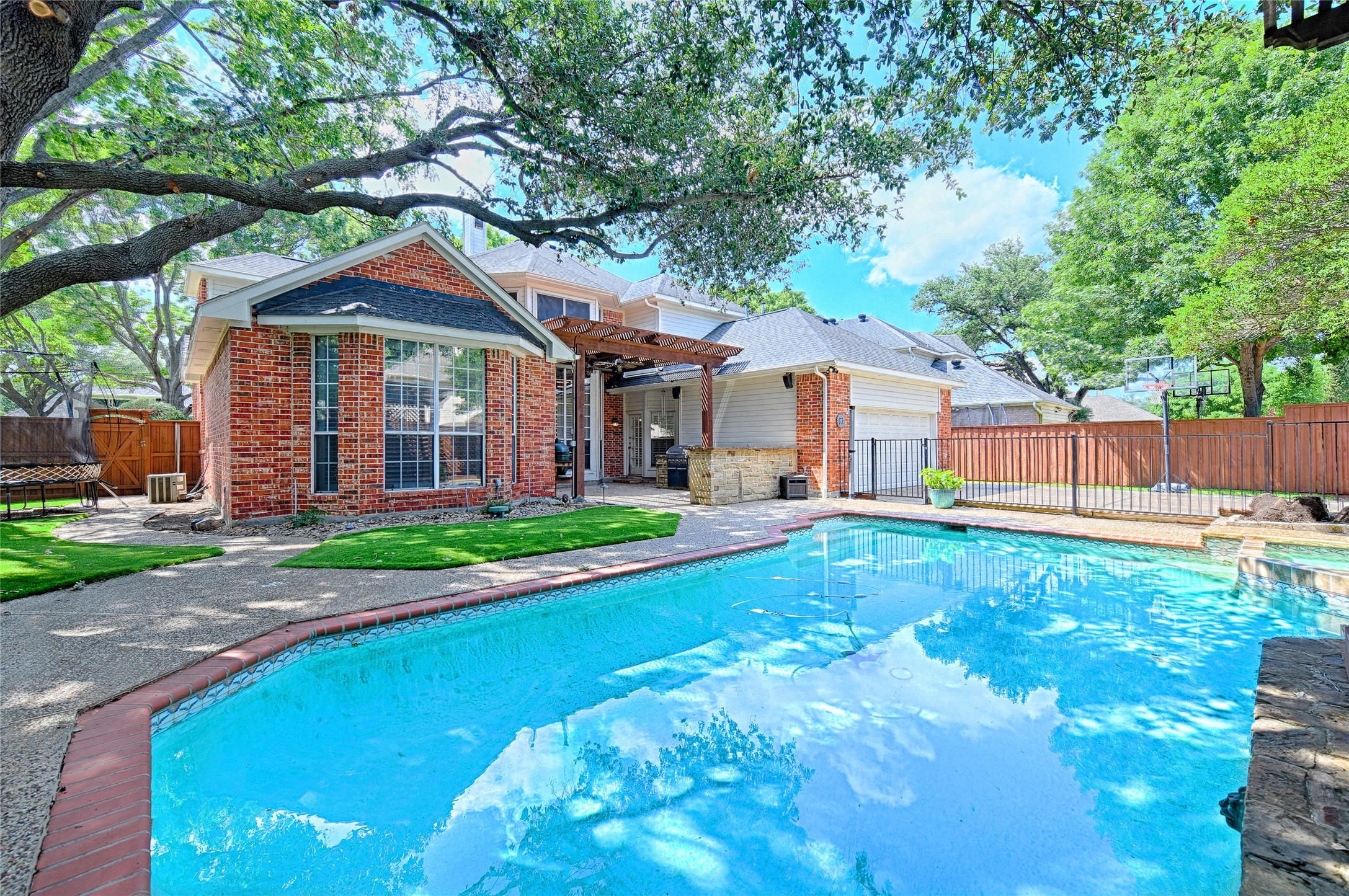 3600 Crownhill Drive