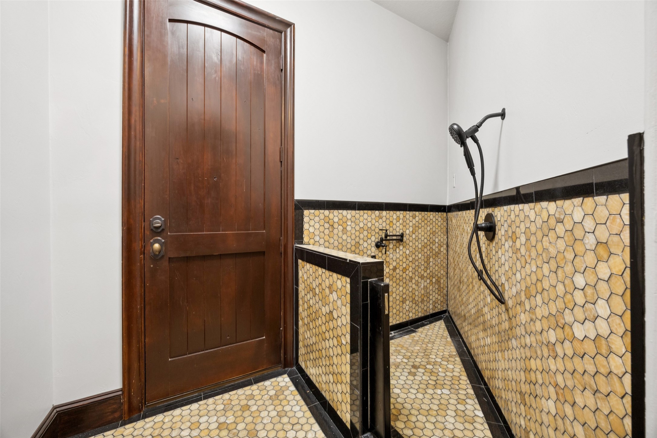 1508 Glenmeade Court