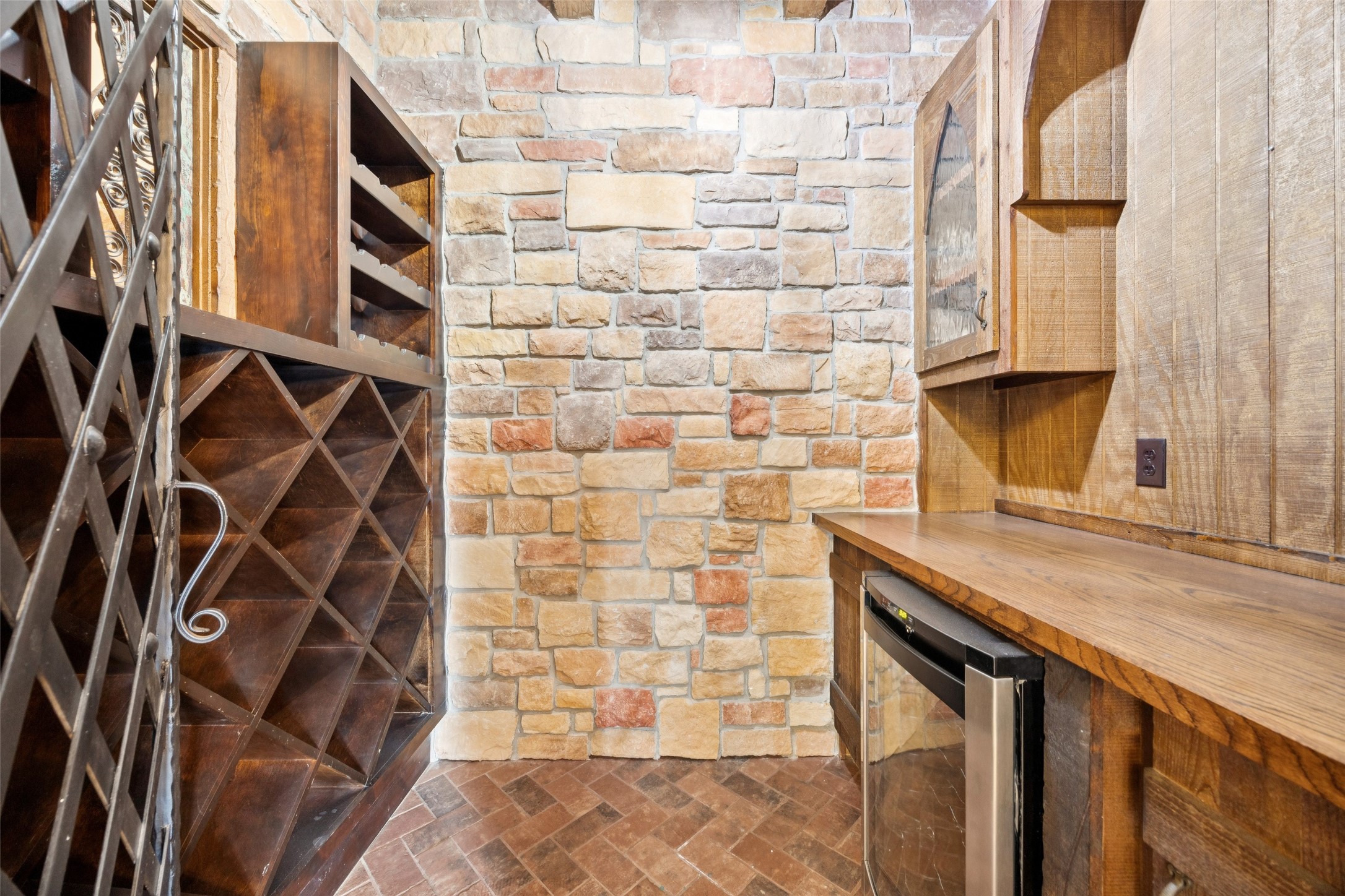 1508 Glenmeade Court