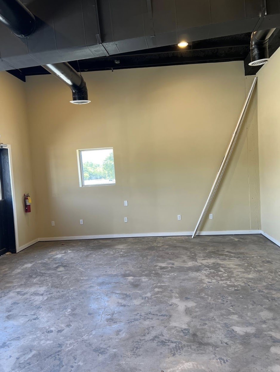 828 N Hwy 377