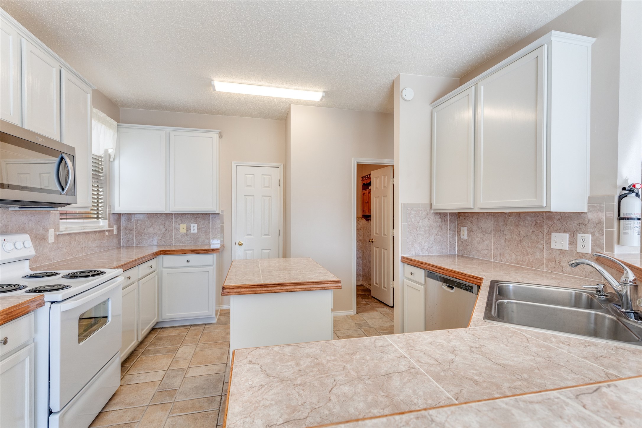 5020 Glenscape Trail