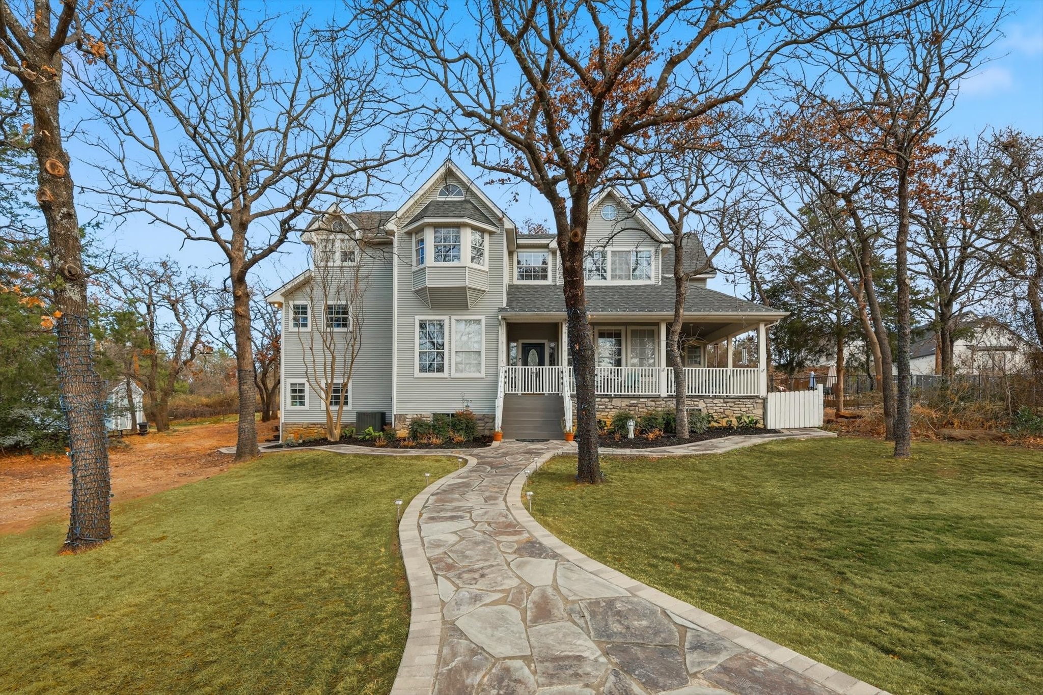 1606 Treehouse Lane N