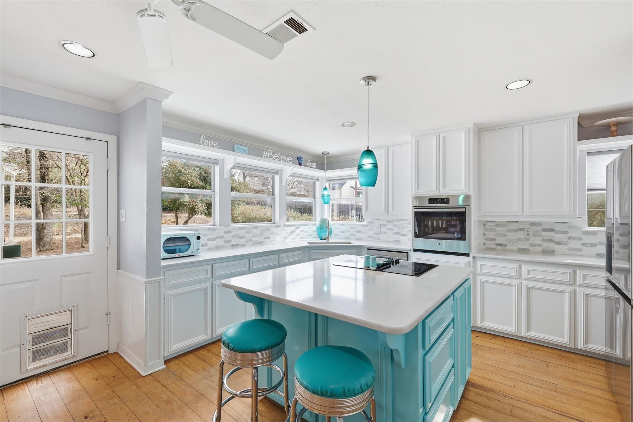 1606 Treehouse Lane N