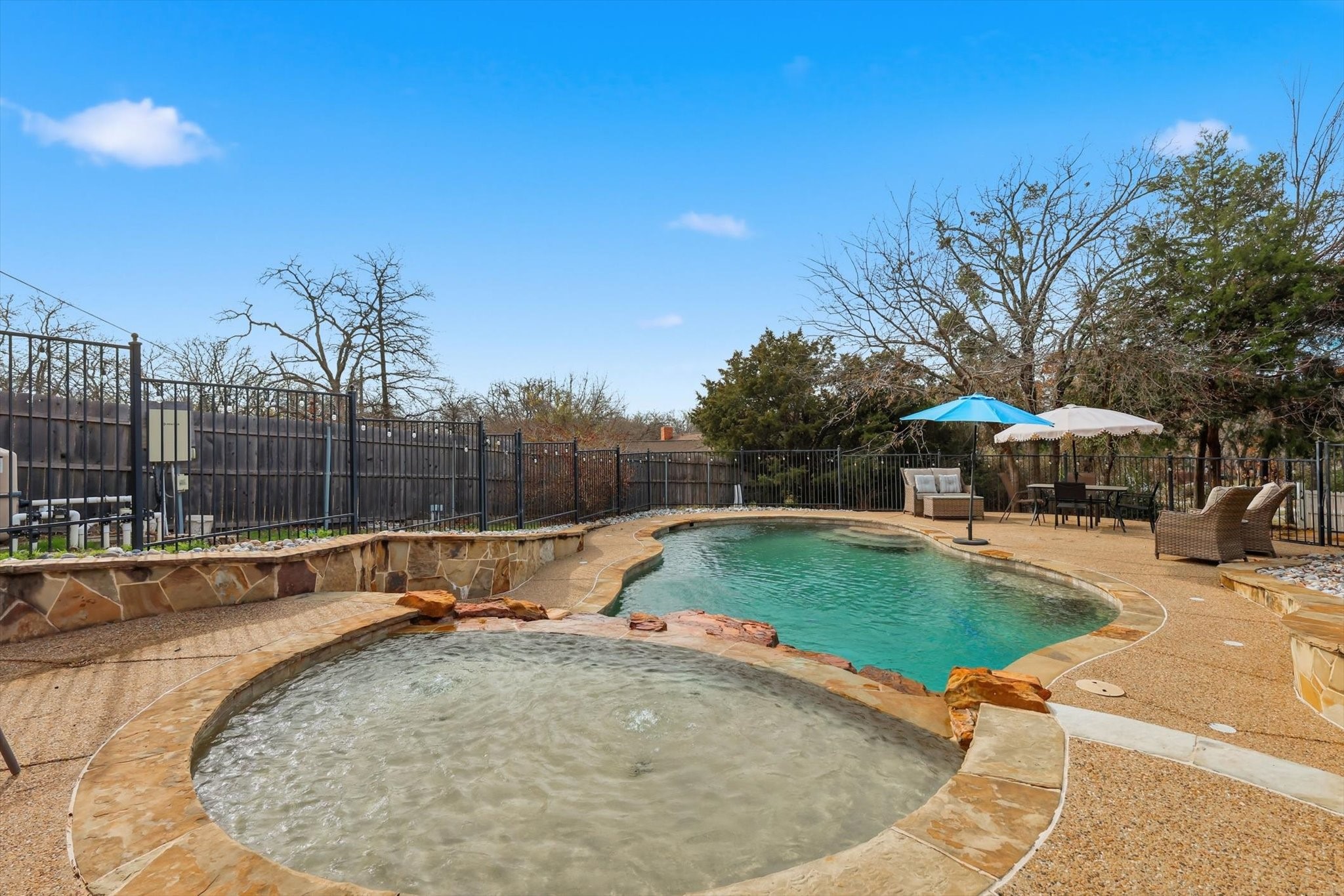 1606 Treehouse Lane N