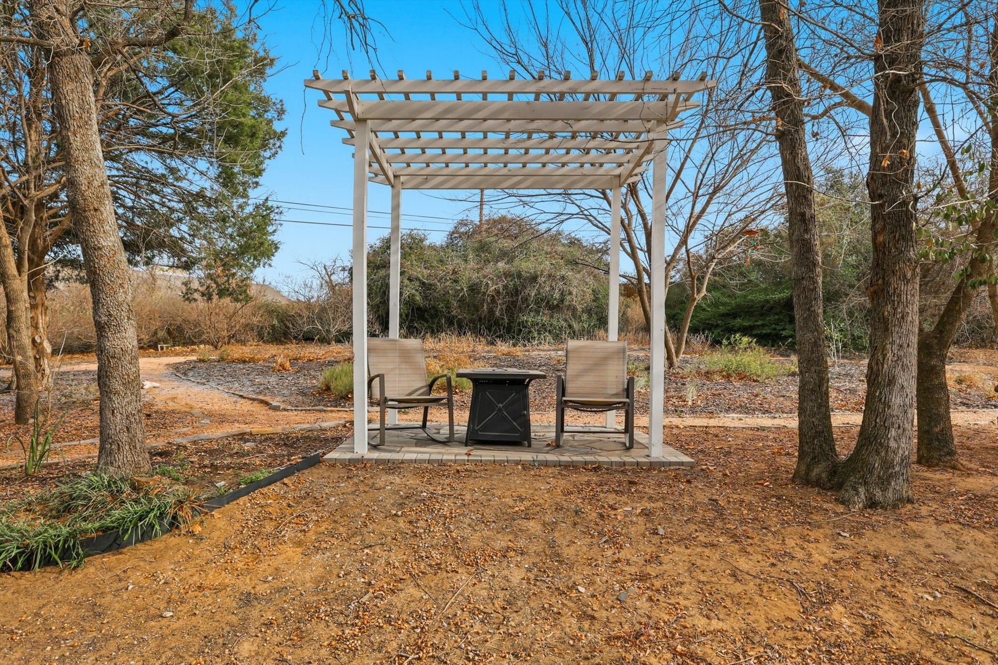 1606 Treehouse Lane N