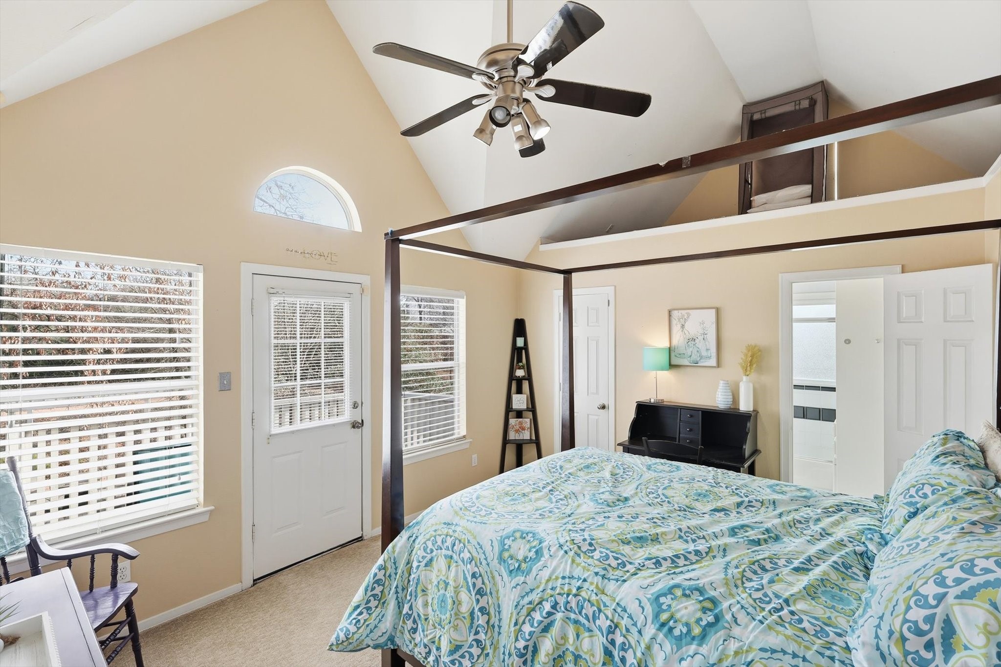 1606 Treehouse Lane N