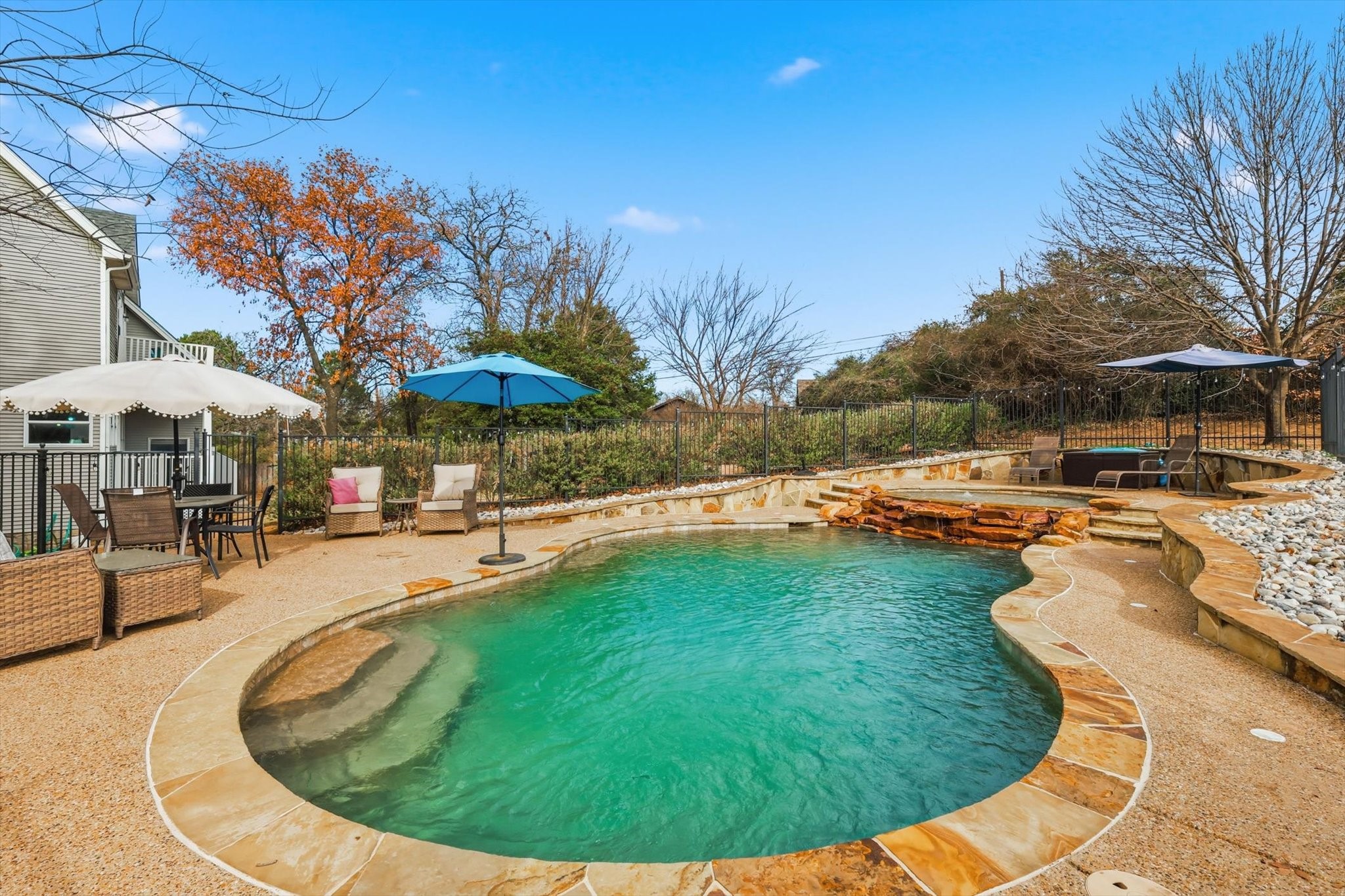 1606 Treehouse Lane N