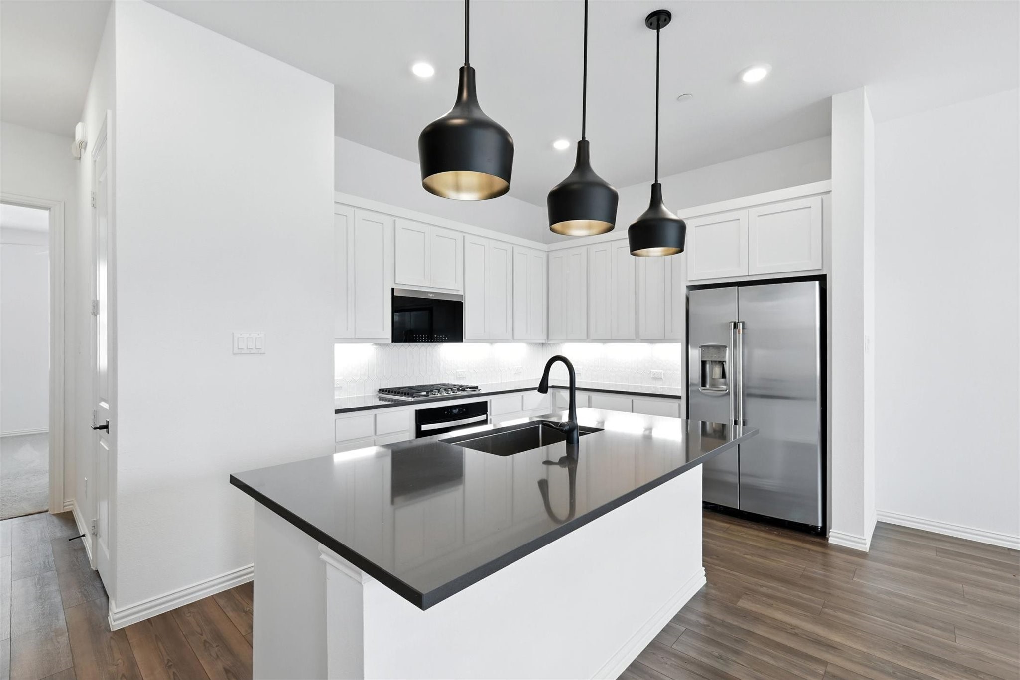 4352 Henderson Avenue